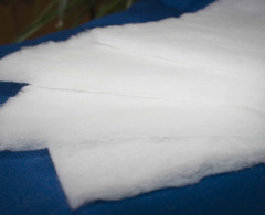 Синтепон 100% полиэстер  шир.150см (250гр) силикон+ каландрированный с двух сторон